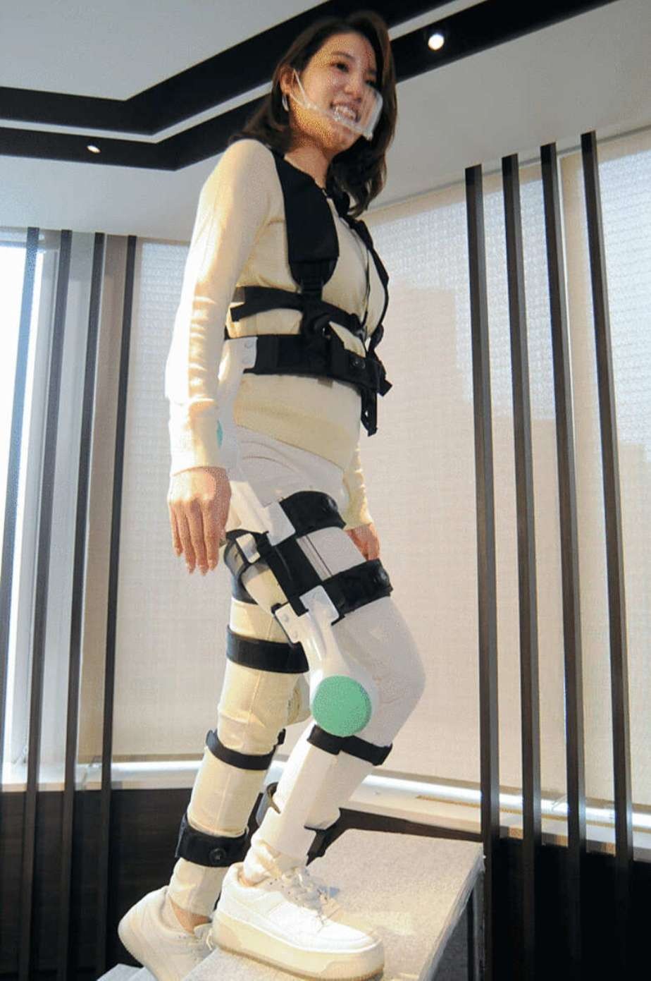 歩行を支援するロボット「curara(クララ)」