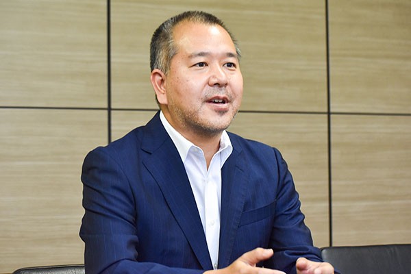 提供者や購入者とともに考える服の循環　アーバンリサーチが仕掛ける「古着バトン」の狙い