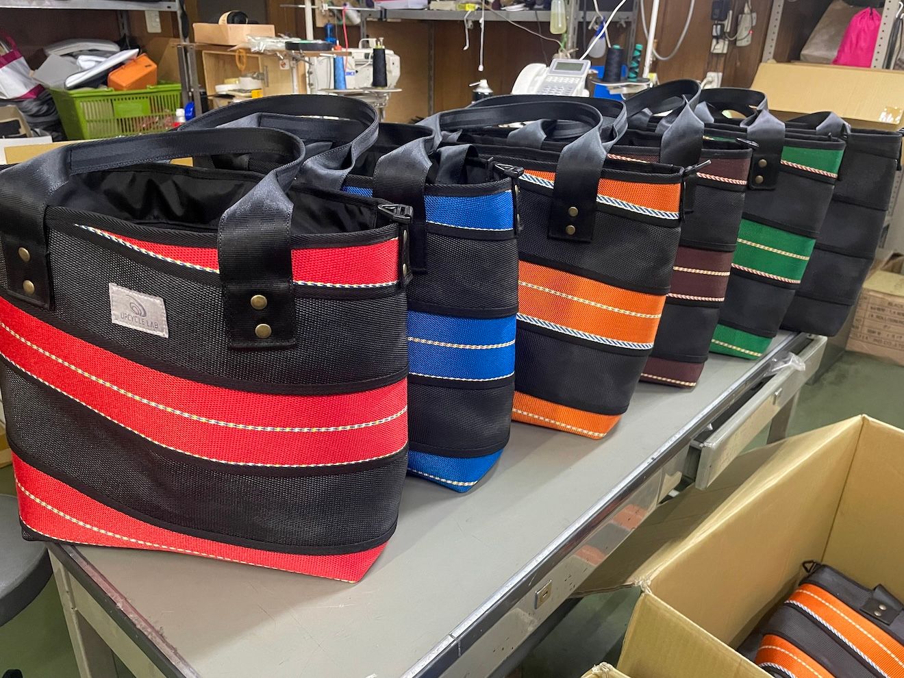 消防用ホースがバッグに生まれ変わる 3代目職人が挑む廃棄アップ  