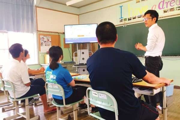 映像授業の「やさしい字幕」で学習支援　学びをあきらめない社会へ【#チェンジメーカーズ】